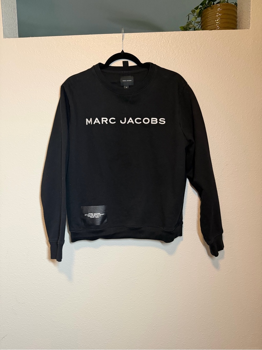 The Sweatshirt) MARC
JACOBS Crew Neck Sz medium - Picture 4 of 10